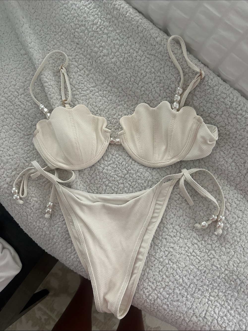 l*space Cream Shell-Style Bikini with Pearl Bead Details